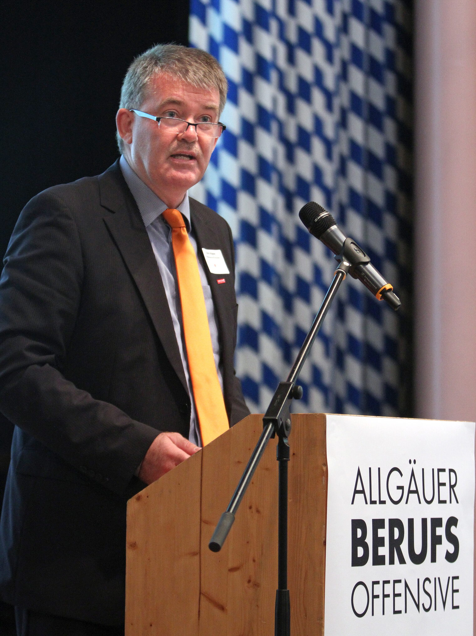 Der Hauptgeschäftsführer der HWK, Ulrich Wagner, sprach auf der Lehrerfortbildung in Waltenhofen/Allgäu.