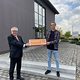 v.l. HWK-Präsident Hans-Peter Rauch und Kammersieger (Maurer) Jonas Schmid