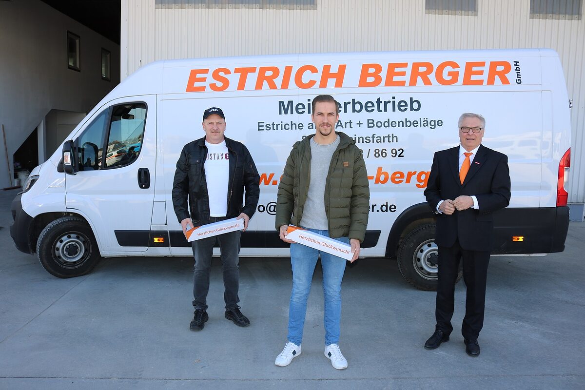 Erwin Berger (GF Estrich Berger GmbH), Kevin Berger (II. BS Estrichleger), Hans-Peter Rauch (HWK-Präsident)