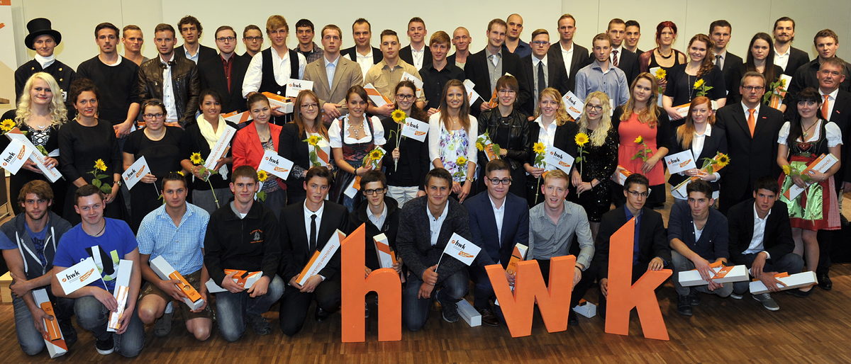 Die 59 schwäbischen Kammersieger des Leistungswettbewerbs des Deutschen Handwerks 2015 Die 59 schwäbischen Kammersieger des Leistungswettbewerbs des Deutschen Handwerks 2015