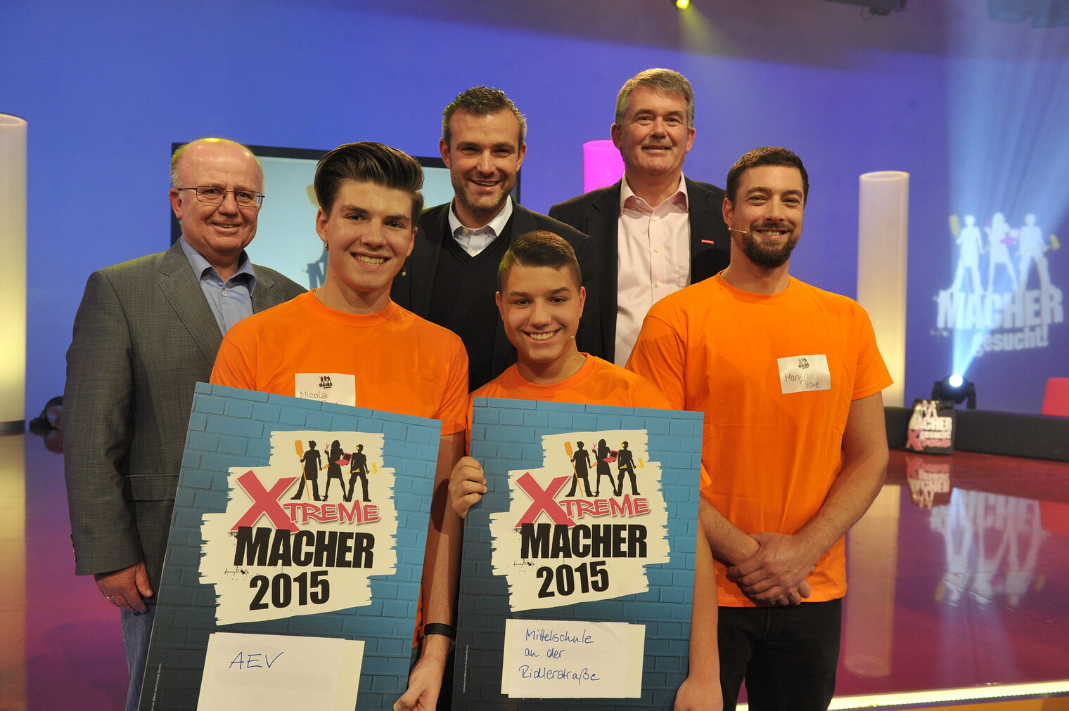 Die Sieger von "Macher gesucht! XTREME" 2015,Nicolai Pest (16) vom Nachwuchs der Augsburger Panther und Alexander Kerkez (15) von der Mittelschule Ridlerstraße in München. Die Sieger von "Macher gesucht! XTREME" 2015,Nicolai Pest (16) vom Nachwuchs der Augsburger Panther und Alexander Kerkez (15) von der Mittelschule Ridlerstraße in München.