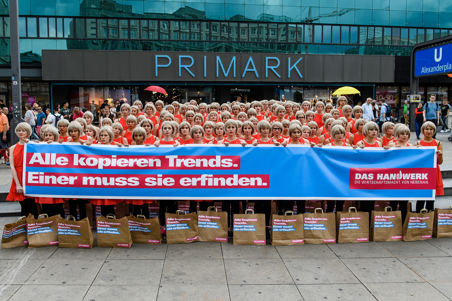 Das Handwerk ¿Alle kopieren Trends. Einer muss sie erfinden.¿, 29. Juni 2016 Copyright: Zentralverband des Deutschen Handwerks/Deutscher Handwerkskammertag (DHKT)/Stefan Hoederath Kostenlose Verwendung bei redaktioneller Berichterstattung u¿ber das Handwerk. Das Handwerk ¿Alle kopieren Trends. Einer muss sie erfinden.¿, 29. Juni 2016 Copyright: Zentralverband des Deutschen Handwerks/Deutscher Handwerkskammertag (DHKT)/Stefan Hoederath Kostenlose Verwendung bei redaktioneller Berichterstattung u¿ber das Handwerk.