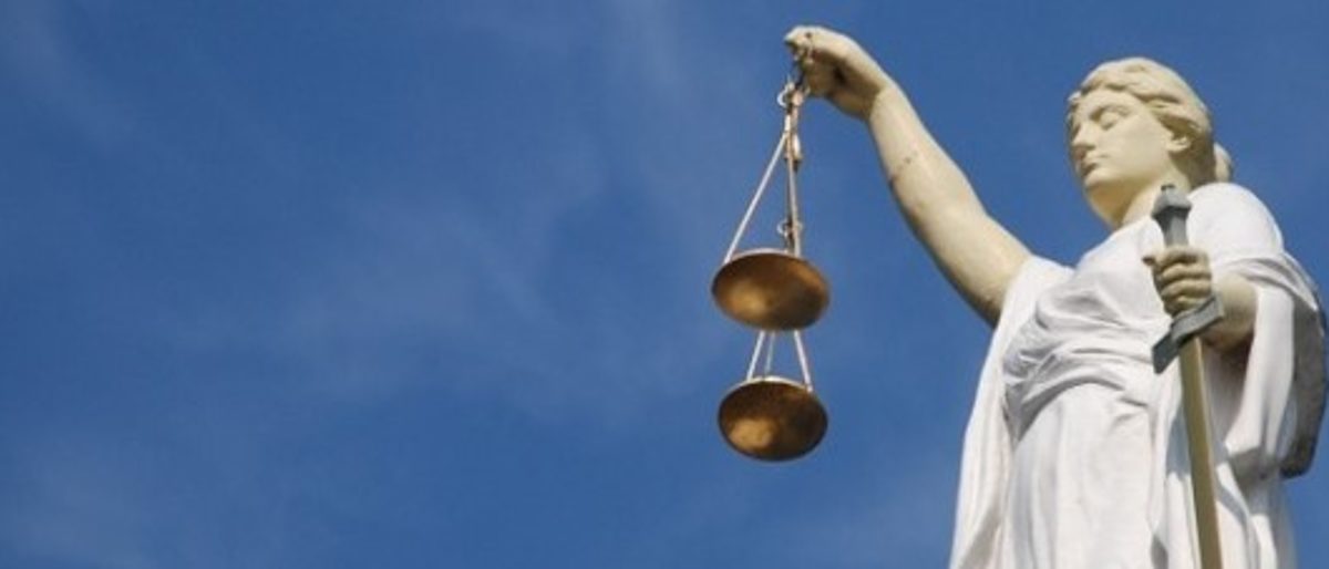 Recht Justizia