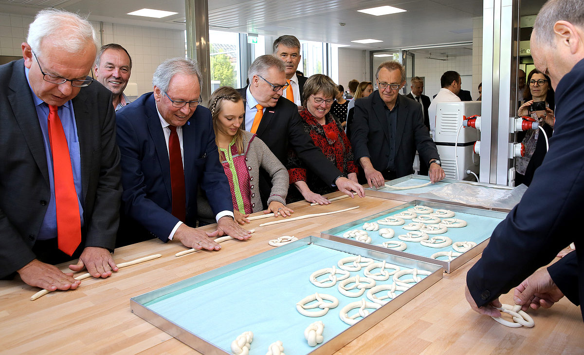Einweihung Bäckerei-Lehrwerkstätten im BTZ Kempten Einweihung Bäckerei-Lehrwerkstätten im BTZ Kempten