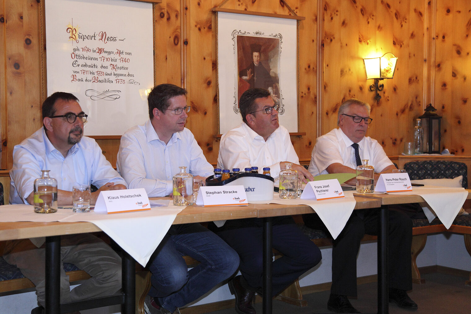 v.r. Hans-Peter Rauch, Präsident der HWK Schwaben, Franz Josef Pschierer, Bayerischer Staatsminister für Wirtschaft, Energie und Technologie, Stephan Stracke, MdB, Klaus Holetschek, MdL v.r. Hans-Peter Rauch, Präsident der HWK Schwaben, Franz Josef Pschierer, Bayerischer Staatsminister für Wirtschaft, Energie und Technologie, Stephan Stracke, MdB, Klaus Holetschek, MdL